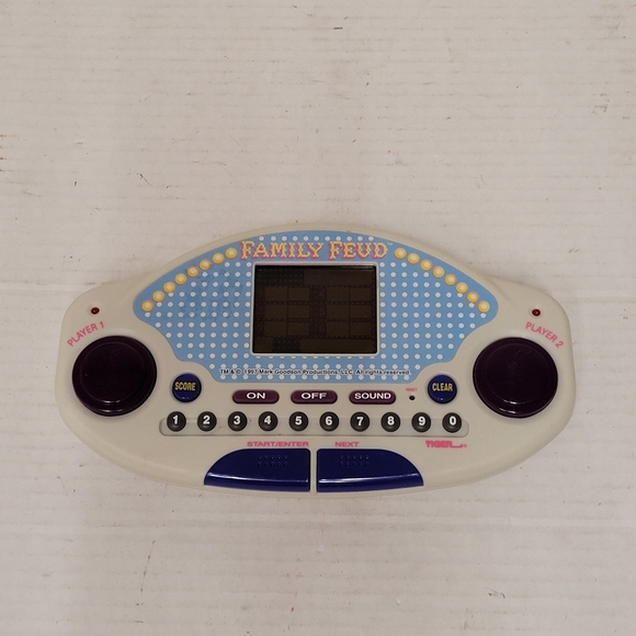 1997 Vintage Electronic Family Fued Handheld Game - Picture 2 of 4